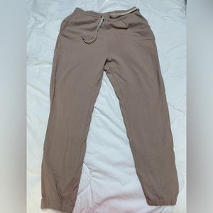 Vuori Joggers // Medium // Pink/Tan // Nearly New